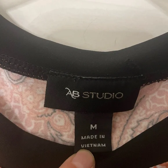 NWOT AB Studio Geometric Tank Top - Picture 2 of 4